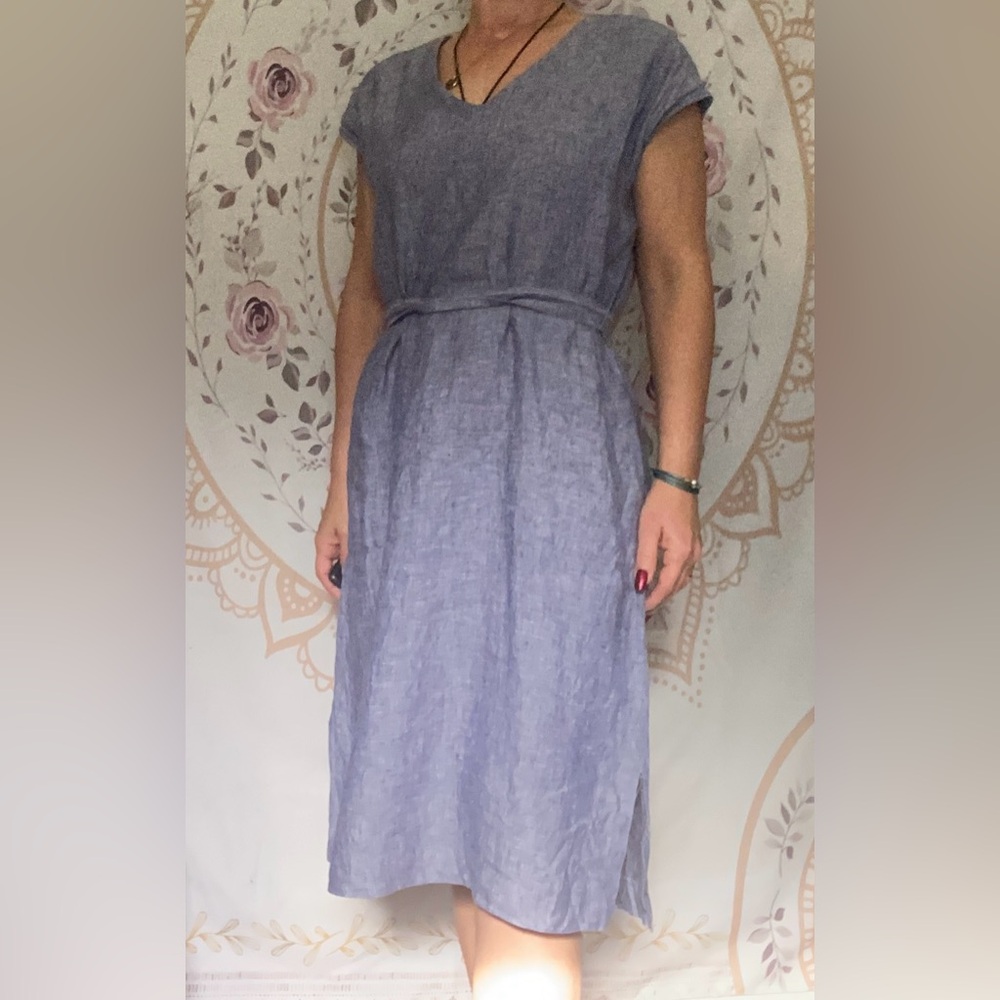 Like new Adrienne Vittadini Linen Dress size Medium Denim Look